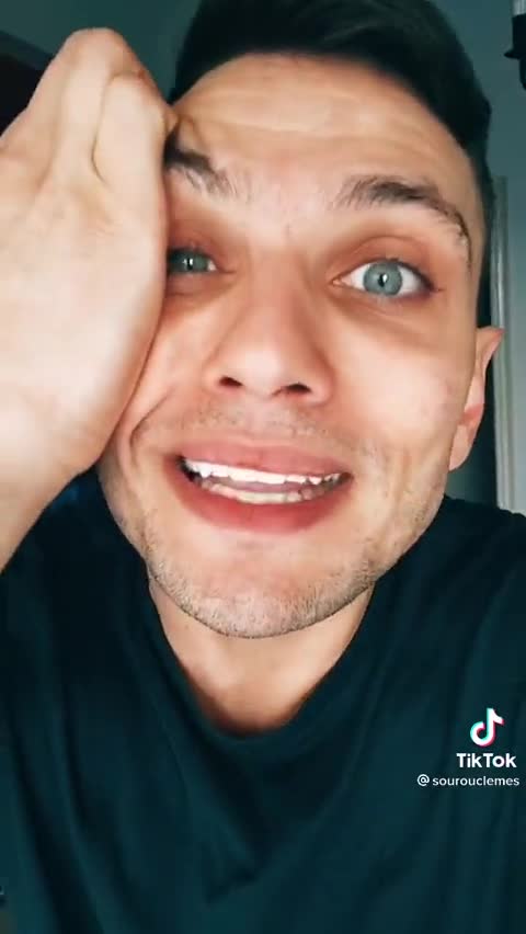 ΠΟΛΙΤΗΣ ΤΑ ΧΩΝΕΙ ΣΤΗΝ ΚΥΒΕΡΝΗΣΗ.