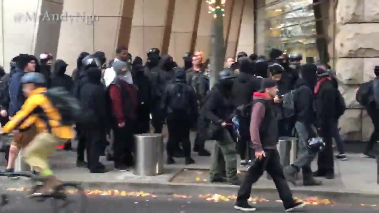 Nov 17 2018 Portland 2.2 Antifa mob attack a group of independent journalists who were walking away