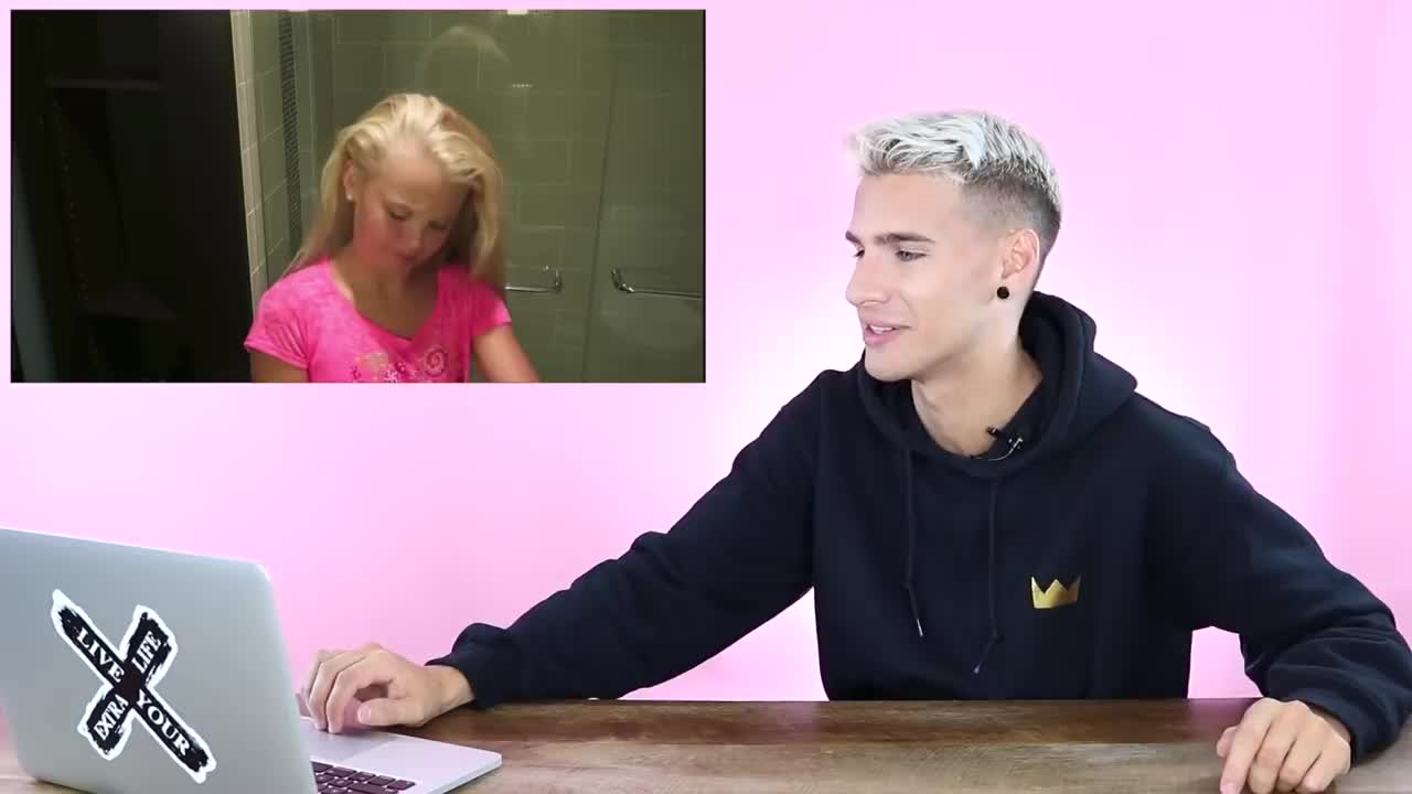 HAIRDRESSER REACTS RUINING HER HAIR FOR 11 MINUTES STRAIGHT