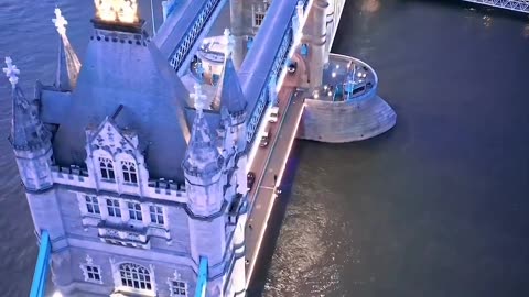 The iconic tower bridge rumble shorts