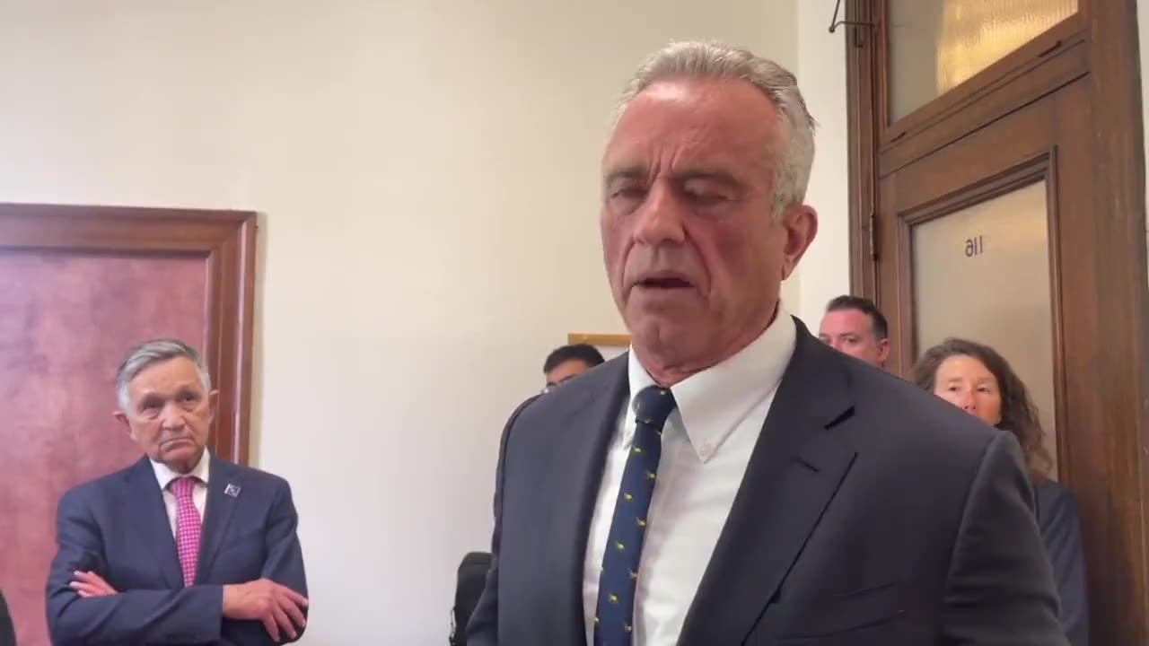 RFK Jr. Kisses the Ass of Israel After Re-Tweeting Israel Critic Rodger Waters 6-6-2023