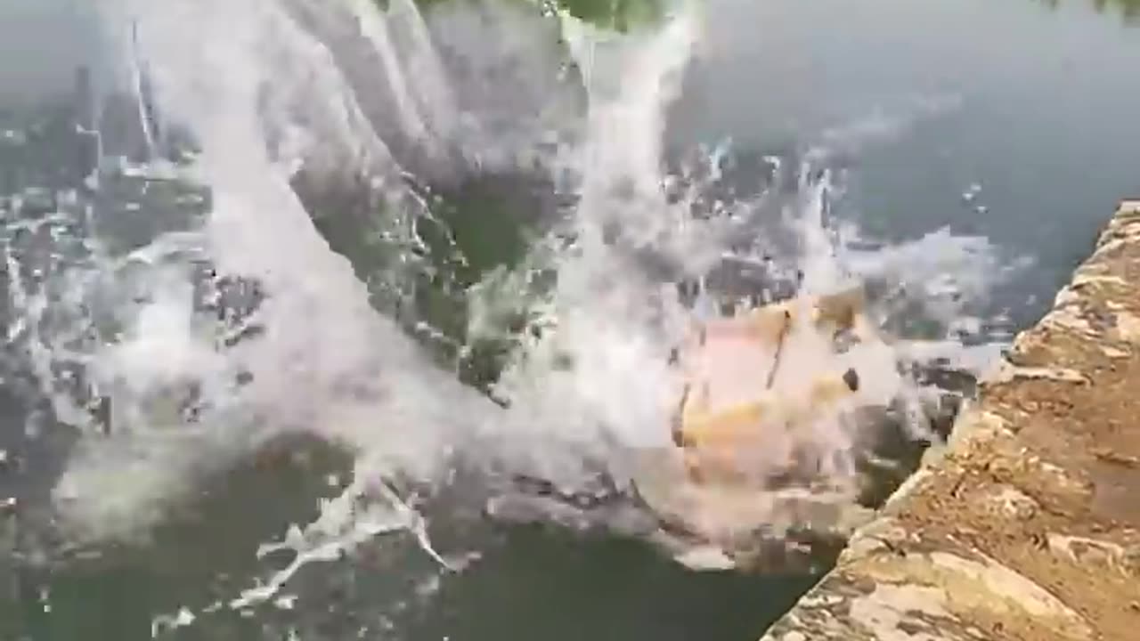 So funny video 😂😂😂😂