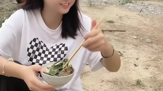 review món ăn tí cũng không yên