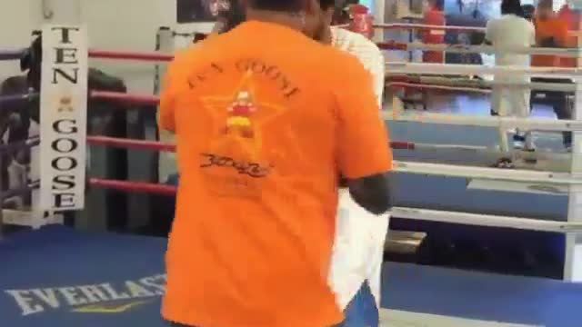 Mike Epps boxing