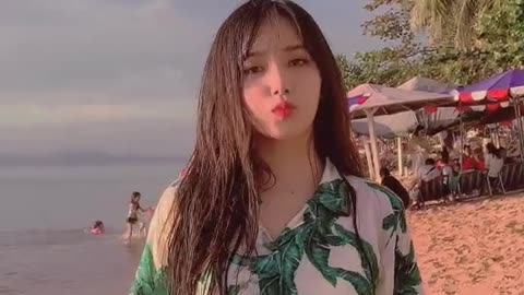 Sexy Girls Dancing In TikTok Video