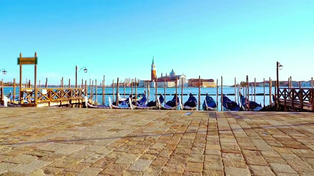 Travel Venice in a Minute