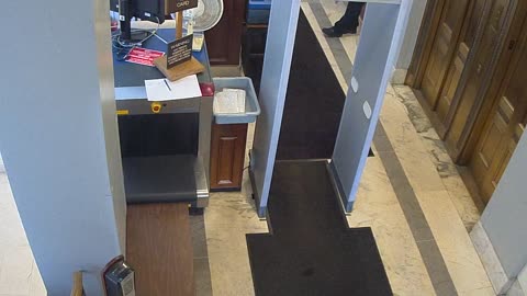 1017RSOB01DelAveADADoor_2021-01-06_11h26min04s947ms.mp4