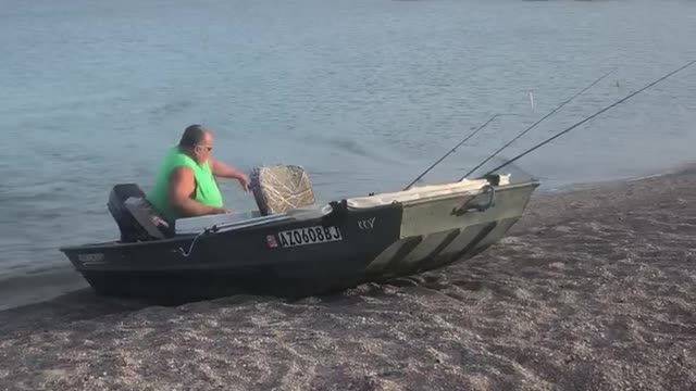 Run boat aground