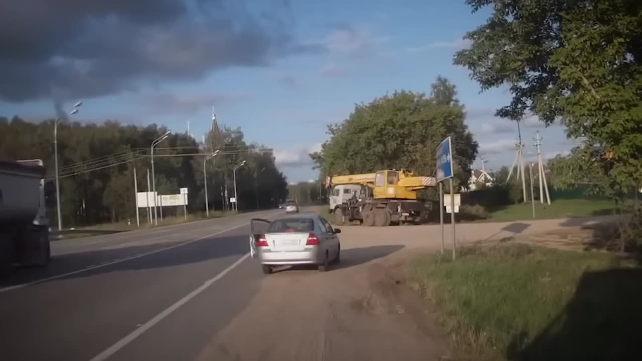 6 Distributing Things On Trucker's Cam