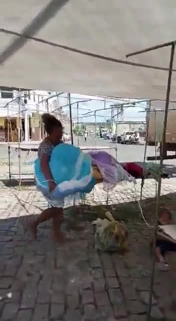 Lula está destruindo os seus eleitores e todos os partidos de esquerda e socialista, glória a Deus!