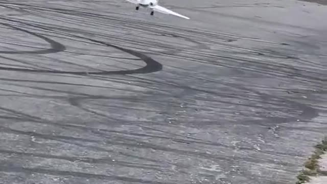 Worst Private Jet landing ever recorded