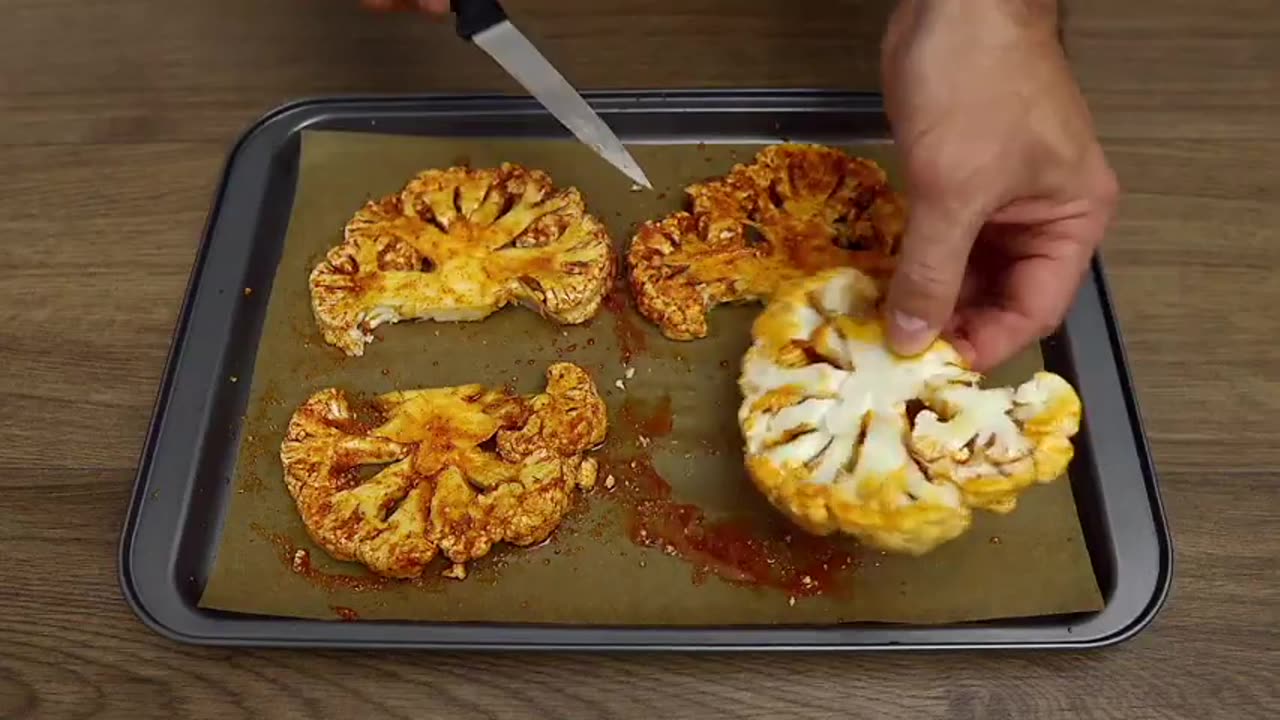 Very tasty and easy! Cauliflower steak in the oven!