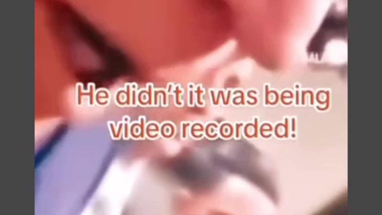 ביידן הפדופיל נתפס אומר לילדה את סקסית ואל תגידי לאימא שלך שאמרתי את זה