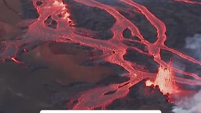 Mauna Loa continues to erupt, spewing fountains of lava