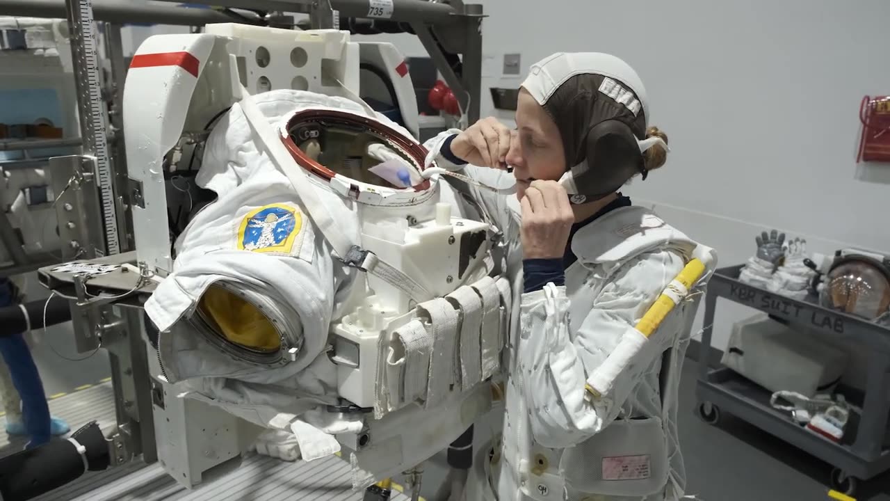 Astronaut Loral O’Hara Training Footage Resource Reel