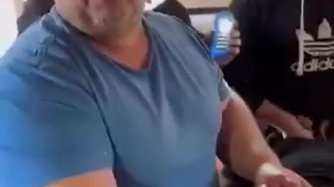 ⭕طبيب يبتر قدم إبنته من دون تخدير بعد محاصرة منزله في مدينة غزة.