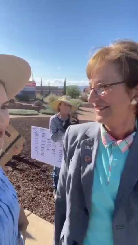 Not awkward. This should be Wendall's life. This is fine.