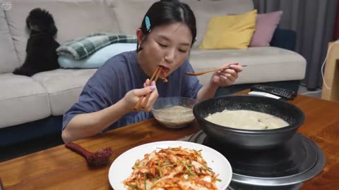 Real Mukbang:) Homemade perilla seed noodles! ☆ Fresh Kimchi Recipe 😋