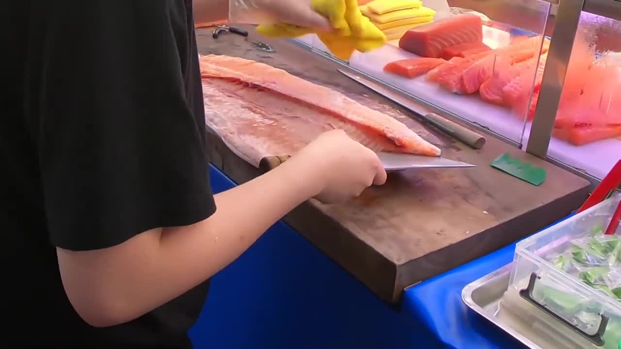 How To Fillet a Whole Salmon | Sashimi & Sushi -Taiwanese street food