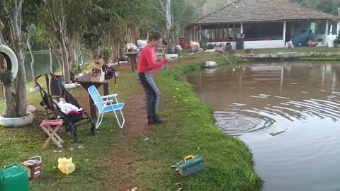 Camila pescando