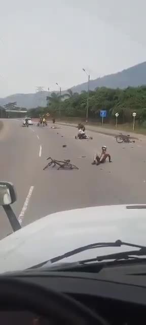 Sigue la violencia en las vías: atropellan a seis ciclistas en Copacabana