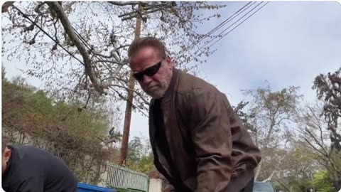 Aaaanaaaaud “Screw Your Freedom” Schwarzenegger out-DumbF&%ks himself: