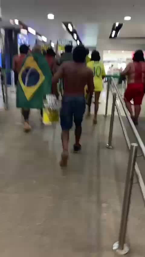 ÍNDIOS NO AEROPORTO DE BRASÍLIA 10 02-12-2022