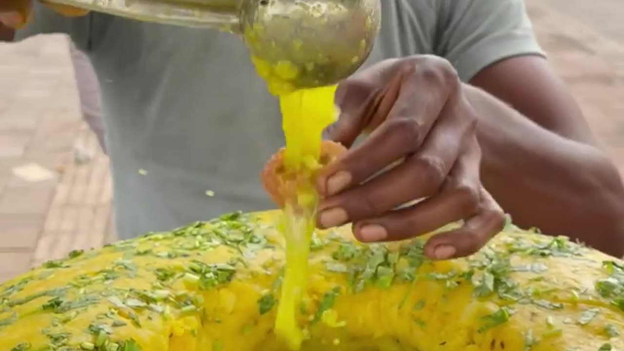 Indian street food..volcano panipuri