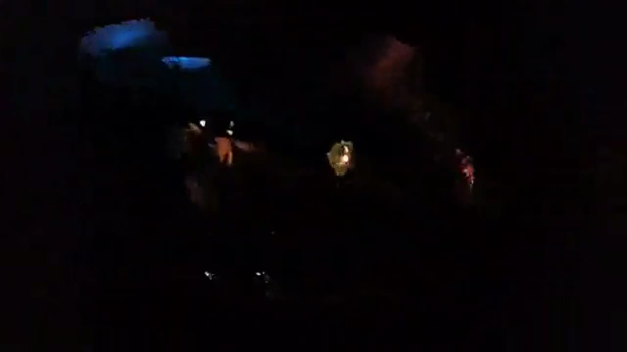 DISNEY LAND SPLASH MOUNTAIN RIDES 2nd out of 3 drops AFTER HALFWAY THE WARRING SEQUENCE
