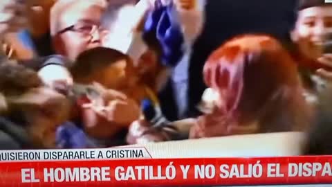 EL "MAGNICIDA" LE DISPARÓ CON UNA PISTOLITA DE AGUA... 🤣🤣🤣🤣🤣