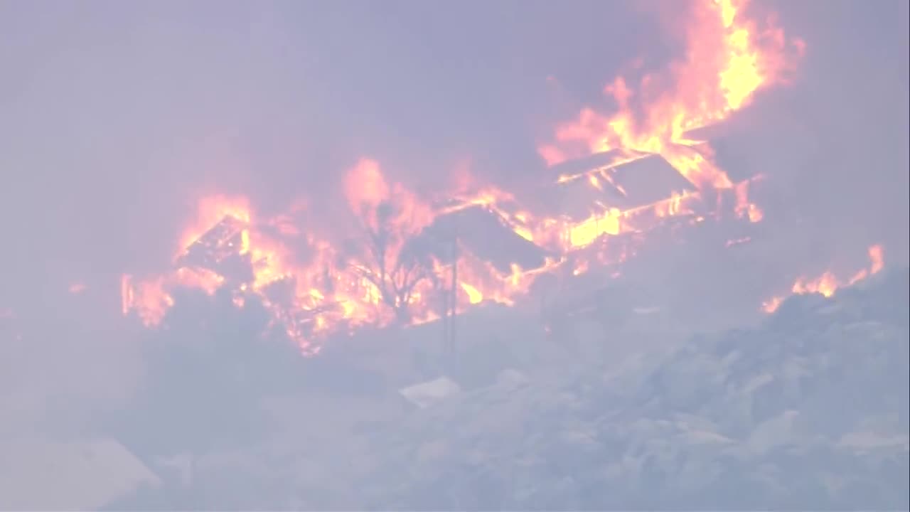 Structures burning south of Hemet, CA due to 500-acre Fairview Fire; evacuations in place