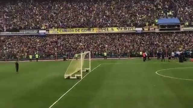 Boca juniors training ... Amazing fans