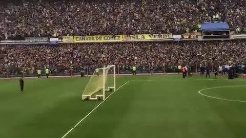 Boca juniors training ... Amazing fans