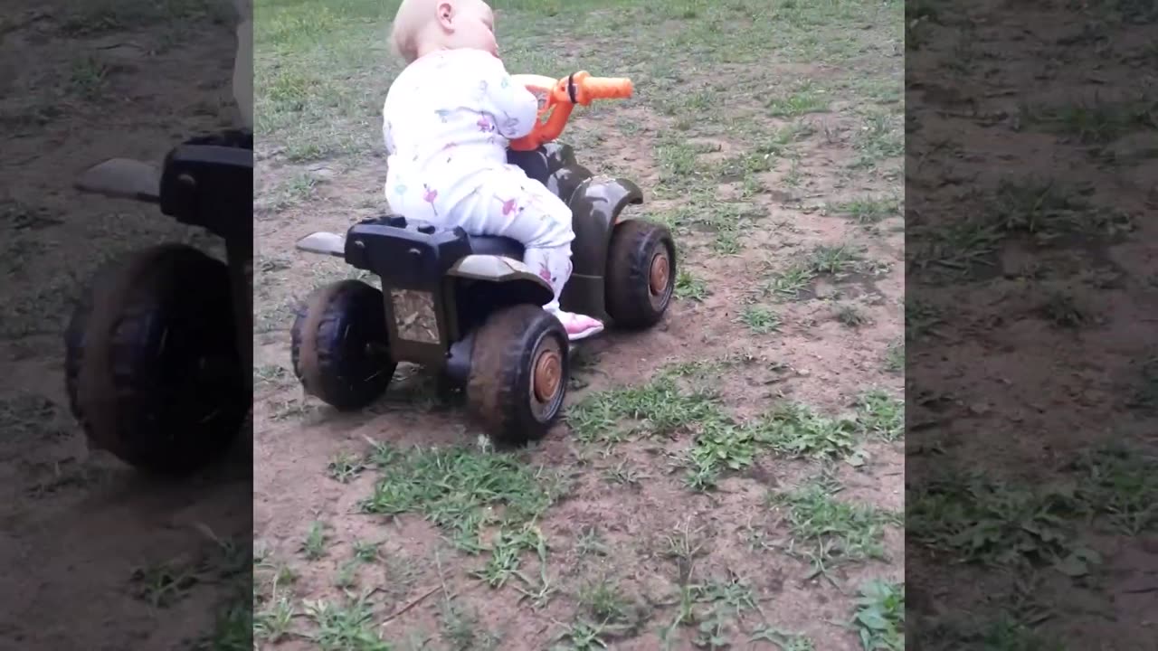 cute baby laughing smiling 😆