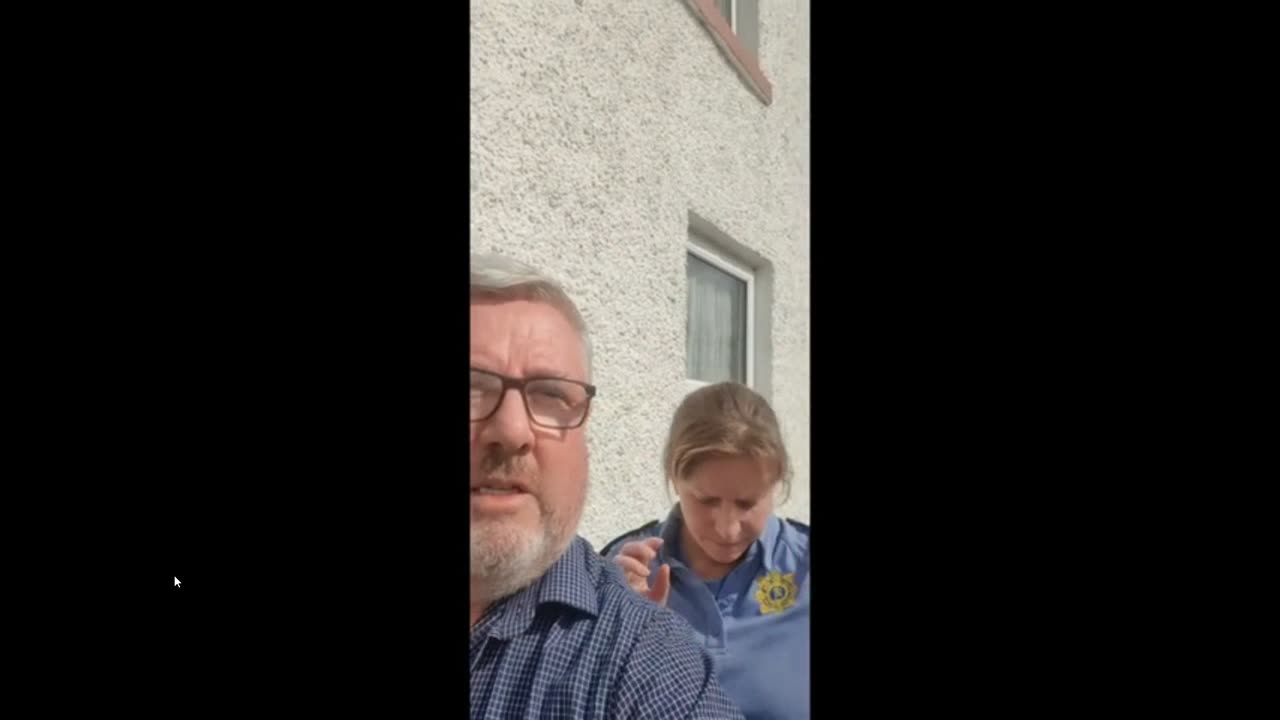 Citizen Journalist Philip Dwyer is hasselled by Gardai in Banagher Co. Offaly (August 2023)