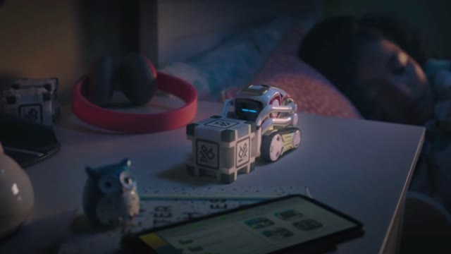 COZMO the Intelligent Robot , Electronics