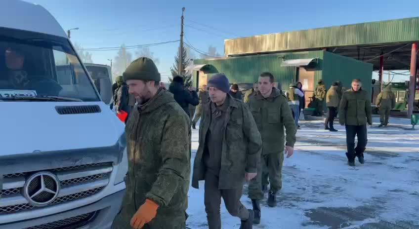 Video of Russian servicemen returned from captivity.