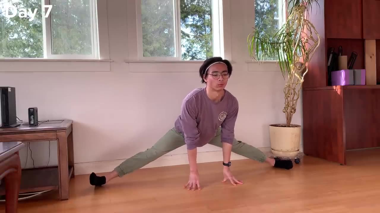 Learn The Full Splits in 30 Days