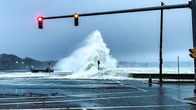 Winter storm causes flooding and disruption of transportation on east coast