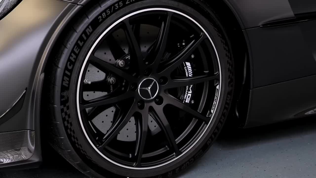 "Call the rich lady beside you to buy this car for you!"# Amggt # Benz