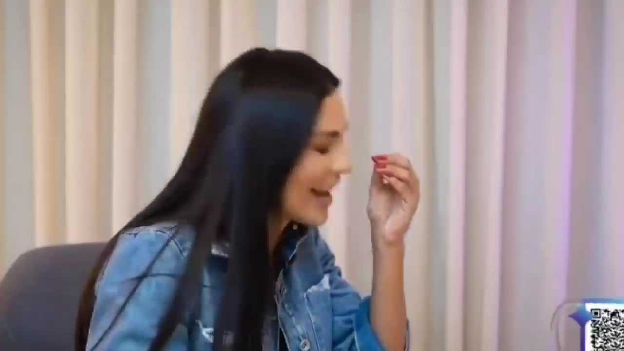 AMANDA KLEIN REVELA QUE SEU MARIDO É DE DIREITA E BOLSONARISTA