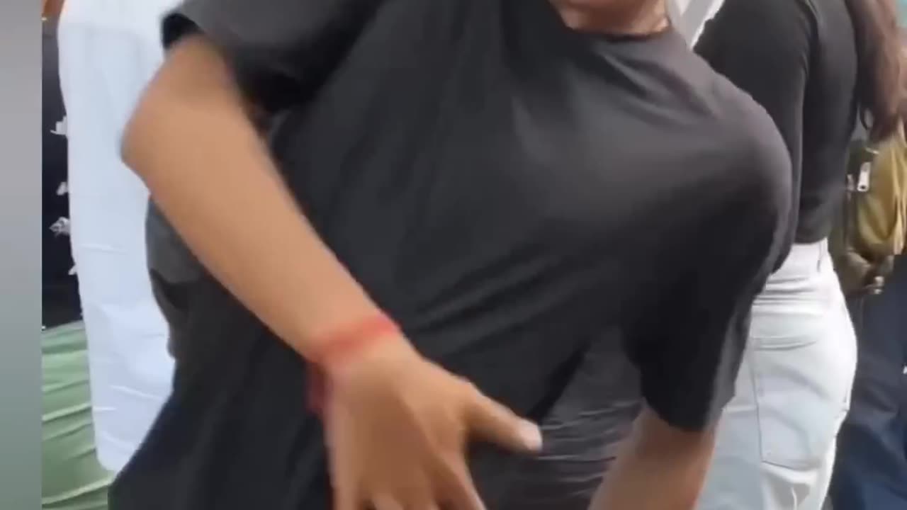 Public crazy dance 😂🤣🤣 #shorts #viral #dance