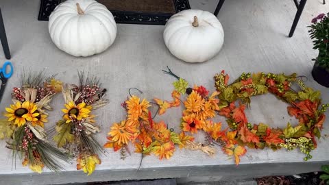 How To Put Together A Simple Fall Planter Decoration