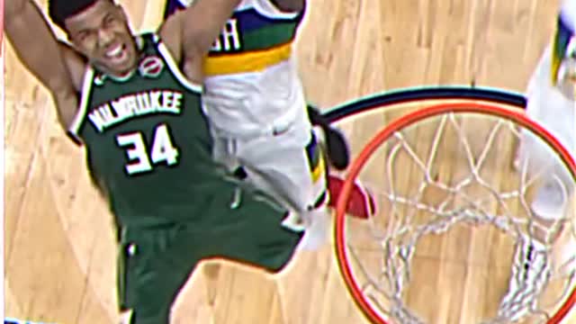 bro giannis had barely any grip on the ball💀