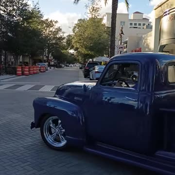 😁1952 Blue Classic Car Cruising In West Palm Beach right by us just now!