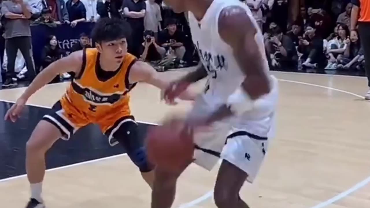 American vs Chinese Basketball