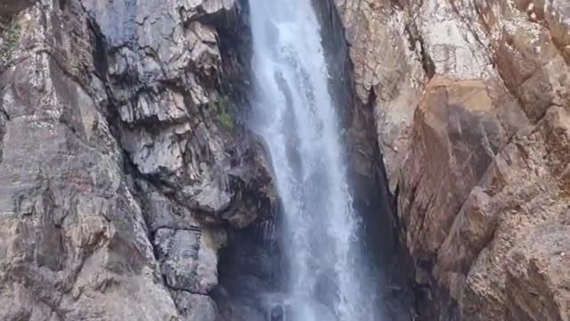 Cachoeira Veredão 💥💦 Demais né 💚 Bom dia! CavalcanteGO🇧🇷 Lugares que vc deve conhecer!