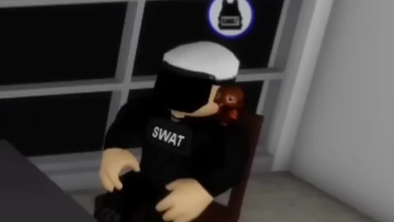 Traume a un policia en la prision de Roblox Por un celular😂🤣Todo por comprar cosas piratas xD Roblox