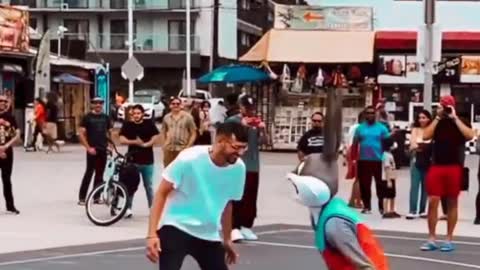 LEGS HUMILING IN BASKETBALL