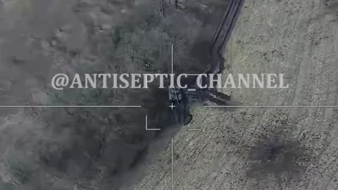 Russian Lancet Drone strikes Ukrainian Tank